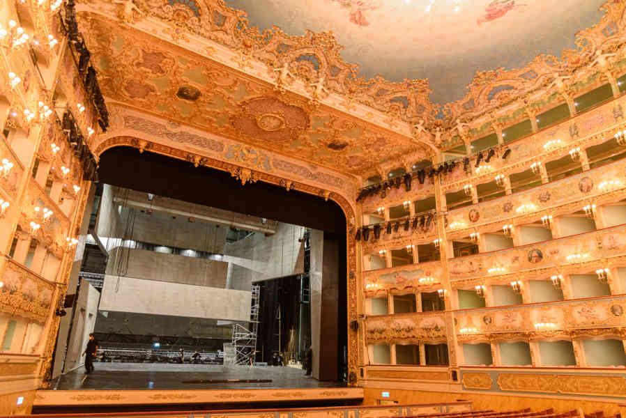 Italia - Venecia 133 - teatro La Fenice.jpg